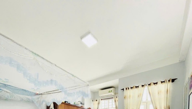 Bán nhà Quận 12, Nhà đẹp 3 tầng 104m2, KV Trung Tâm, Mặt tiền Trương Thị Hoa Q12, Nhỉnh 9 Tỷ, Còn Thương lượng